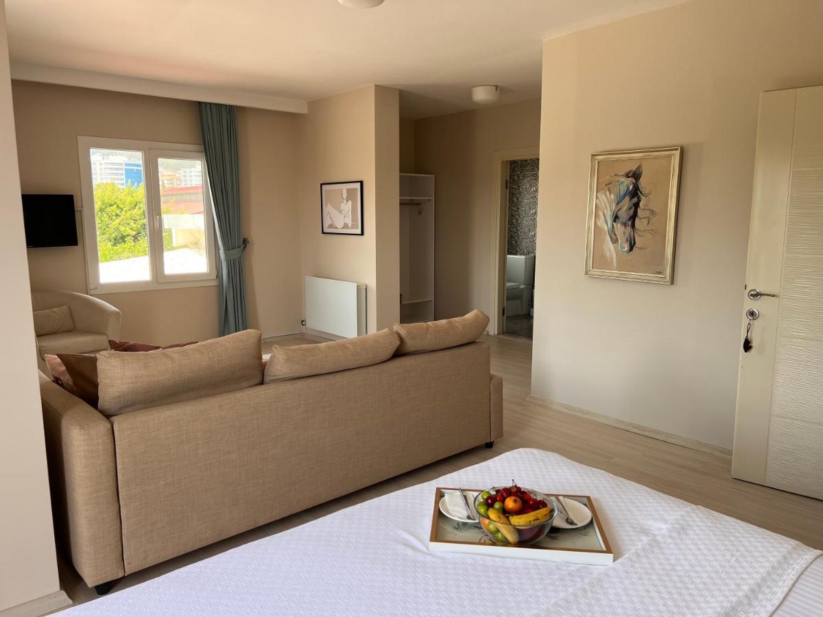 B. Equine Range Hotel Narlidere Exterior photo