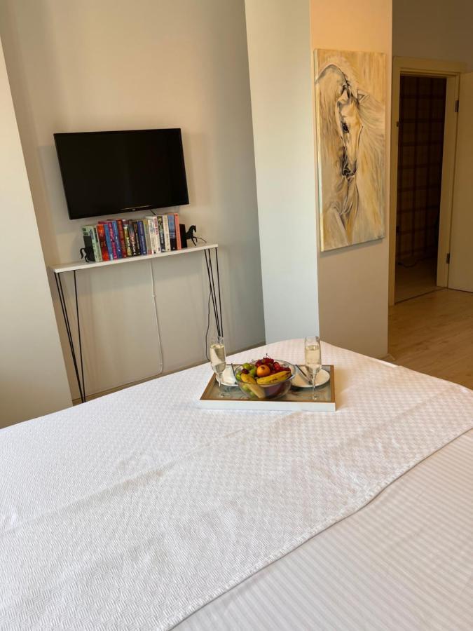 B. Equine Range Hotel Narlidere Exterior photo