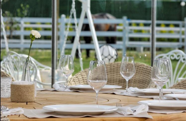 B. Equine Range Hotel Narlidere Exterior photo